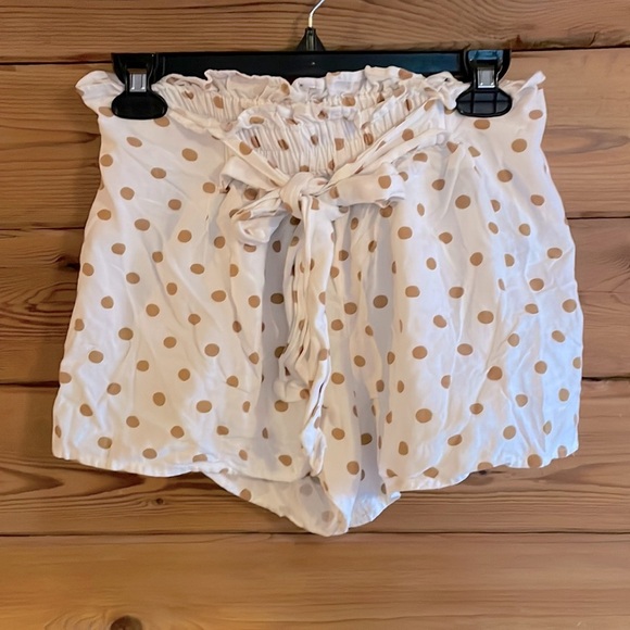 Billabong White and Tan Polka Dot Women's Shorts - Picture 1 of 8